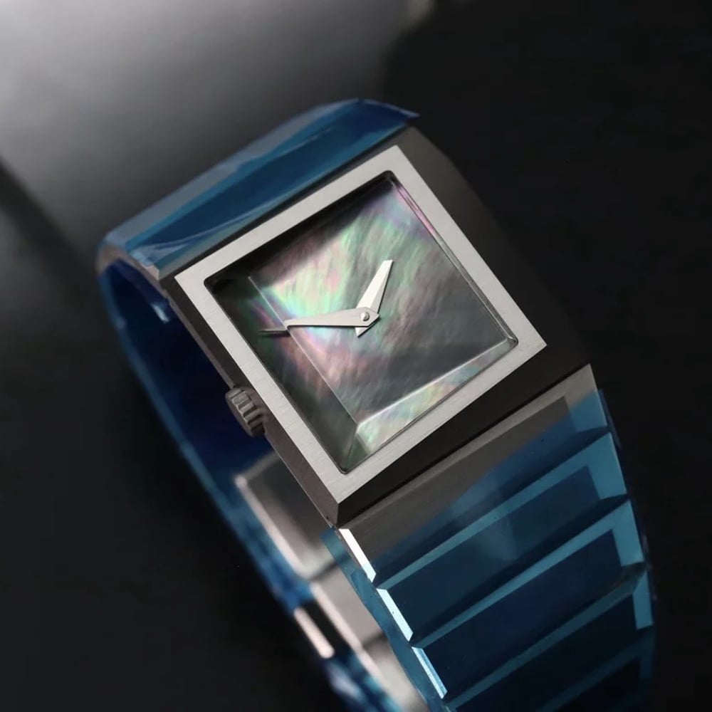 watch image