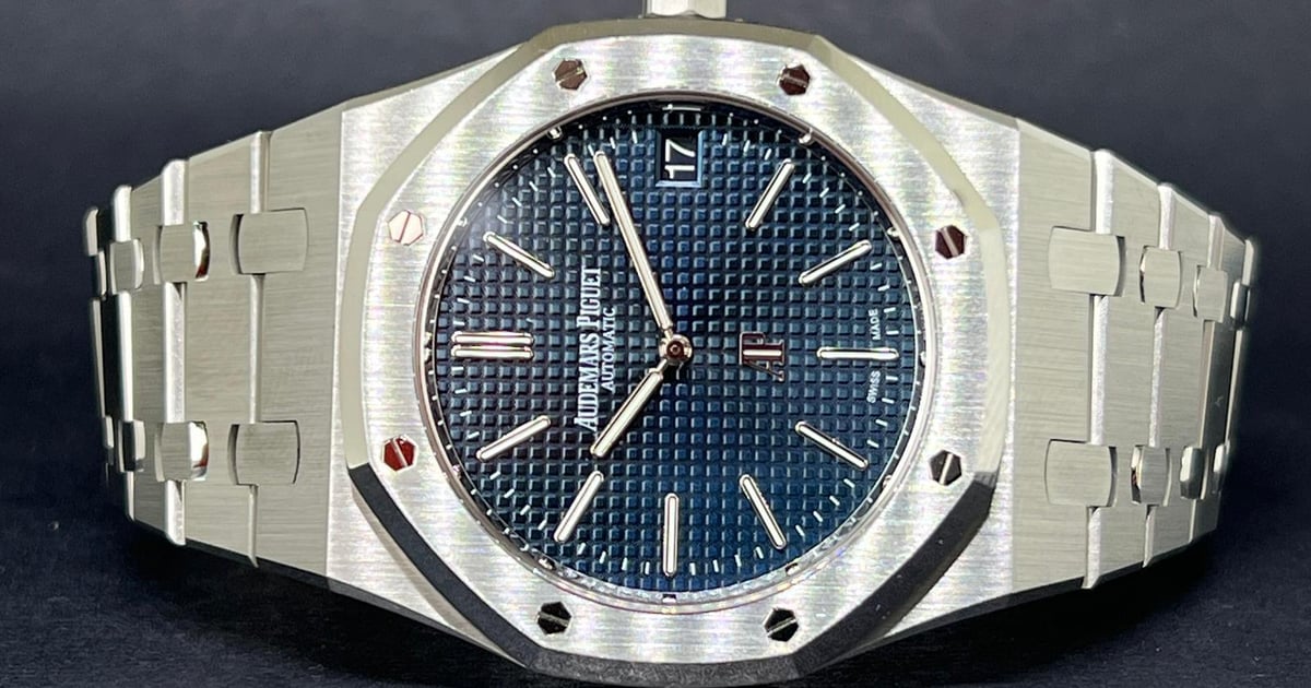 Audemars Piguet Royal Oak Jumbo 50th Anniversary 16202ST.OO.1240ST.01 ...